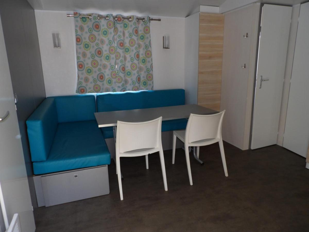 Mobil-Home Terrasse Semi-Couverte Limeuil Extérieur photo